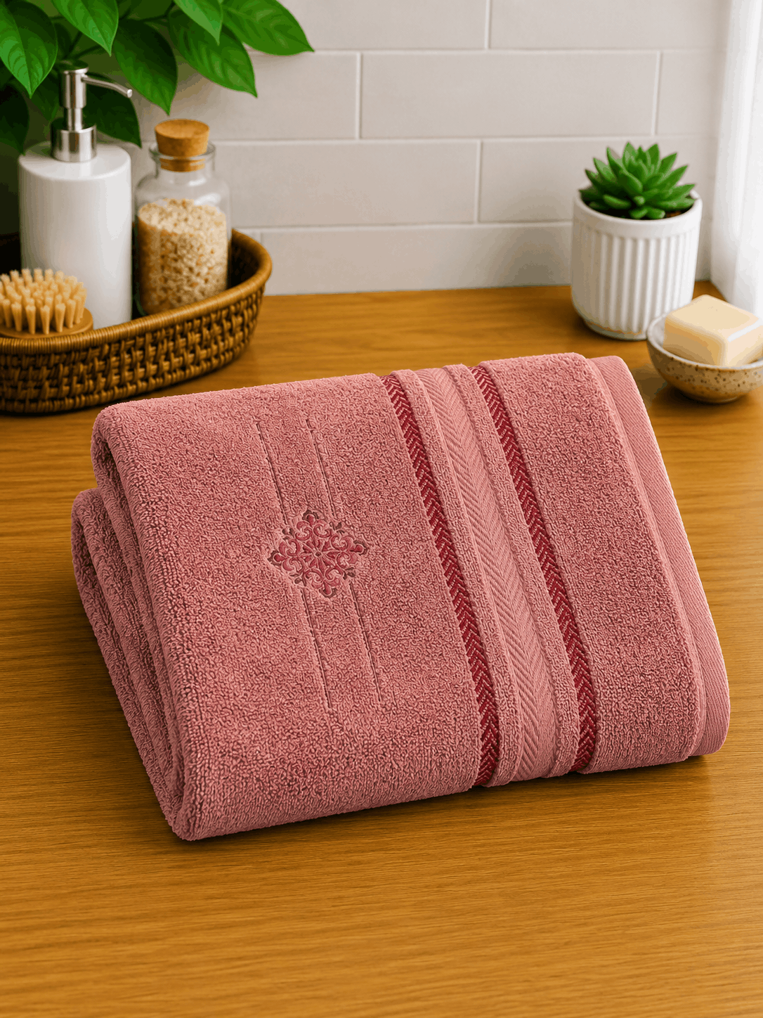 Embroided Nordic Border Hand Towel Set of 2